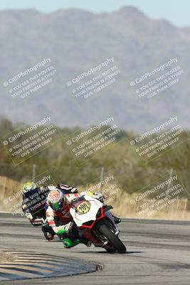 media/Dec-01-2025-Moto Forza (Mon) [[2daa91e15f]]/1-Advanced Group/Session 3 (Turn 3)/